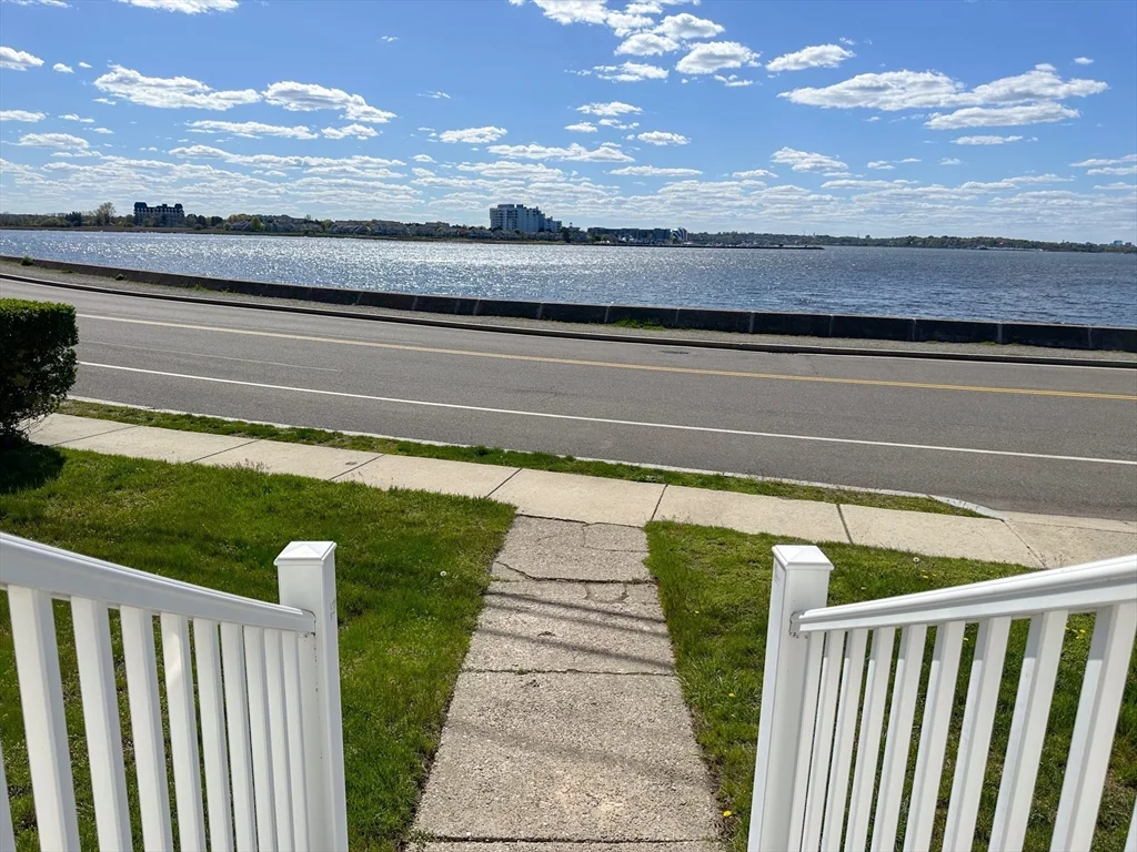 1 bed, 1 bath apartment for rent at 75 Dorchester St Unit 1R, Quincy — photo 1 of 17