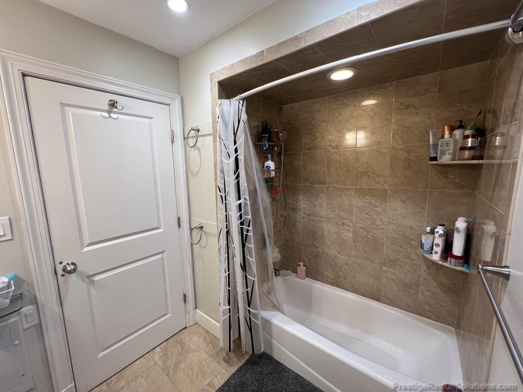 3 bed, 1 bath apartment for rent at 75 Easton St Unit 1, Allston — photo 15 of 16
