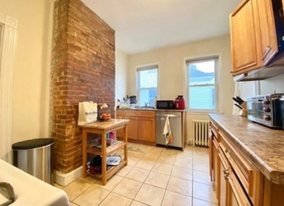 3 bed, 1 bath apartment for rent at 75 Elmira St Unit 1, Brighton — photo 4 of 8