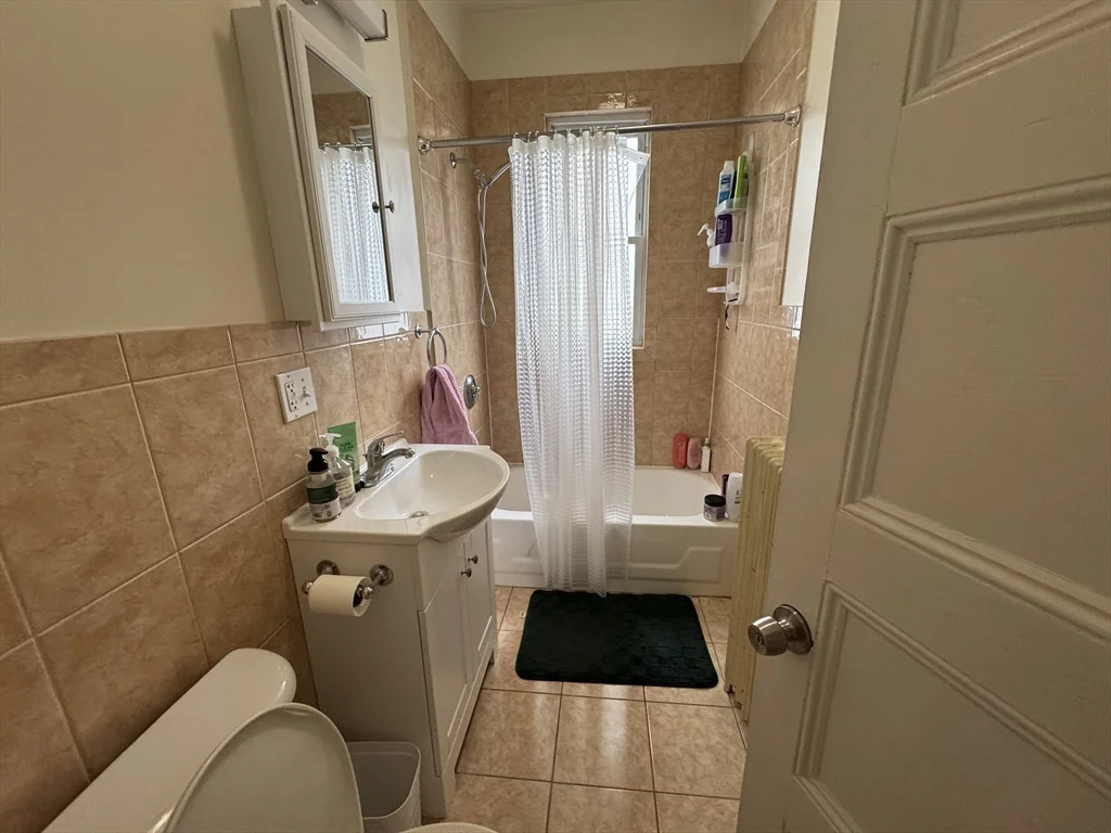 3 bed, 1 bath apartment for rent at 75 Elmira Unit -, Brighton — photo 7 of 14