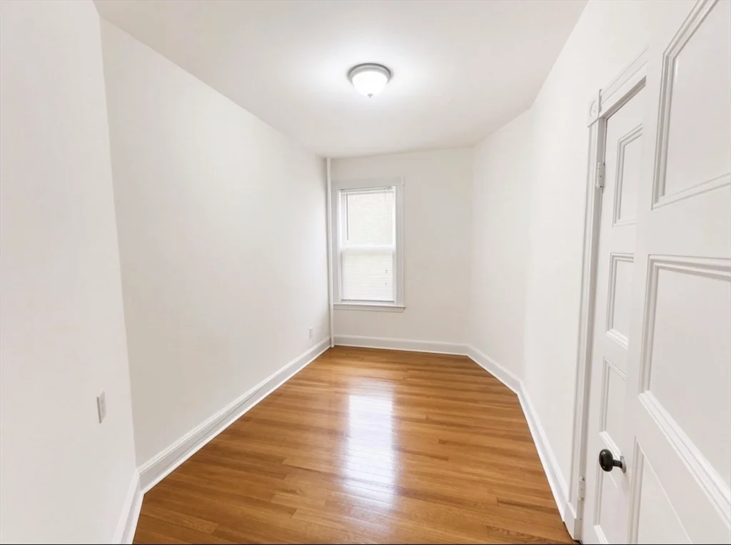 3 bed, 1 bath apartment for rent at 75 Elmira Unit -, Brighton — photo 11 of 14