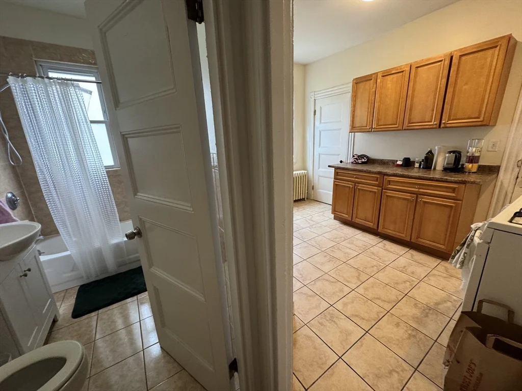 3 bed, 1 bath apartment for rent at 75 Elmira Unit -, Brighton — photo 3 of 14