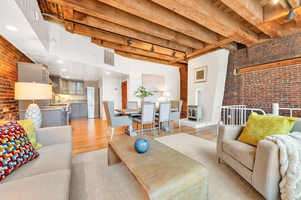 1 bed, 1 bath apartment for rent at 75 Fulton Unit 11, Waterfront — photo 4 of 32
