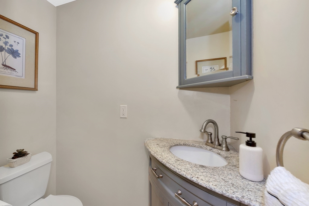 1 bed, 1 bath apartment for rent at 75 Fulton Unit 11, Waterfront — photo 20 of 32