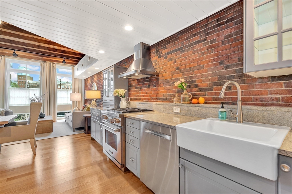 1 bed, 1 bath apartment for rent at 75 Fulton Unit 11, Waterfront — photo 16 of 32
