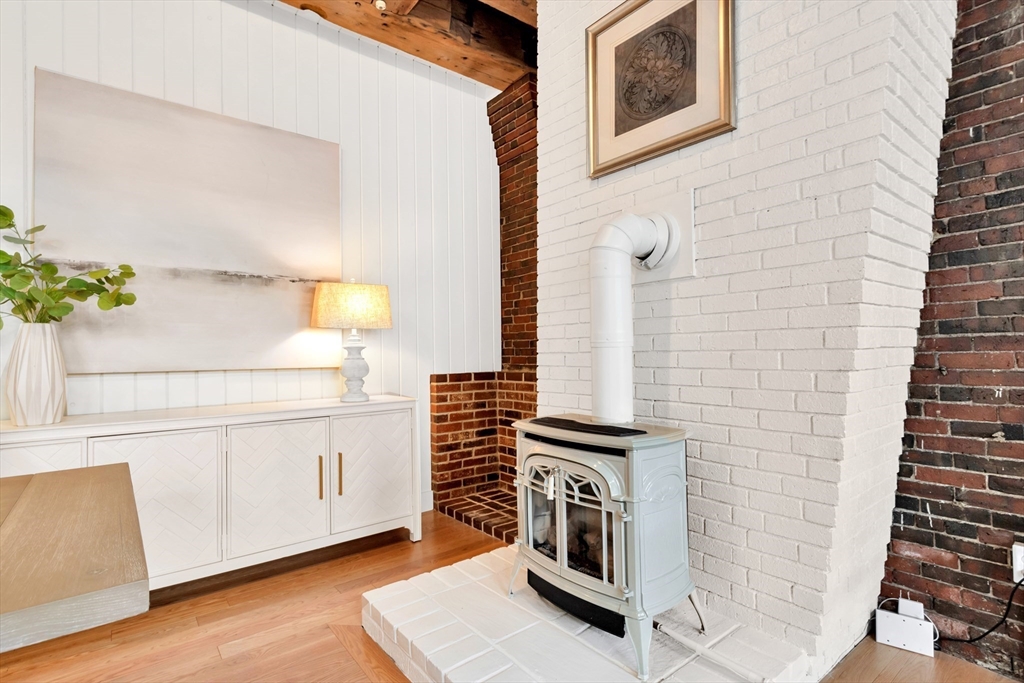 1 bed, 1 bath apartment for rent at 75 Fulton Unit 11, Waterfront — photo 7 of 32