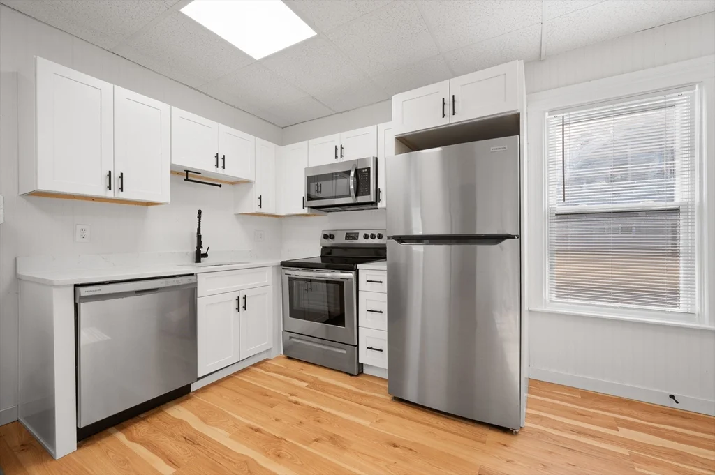 3 bed, 1 bath apartment for rent at 75 Gage St Unit 3, Worcester — photo 2 of 11