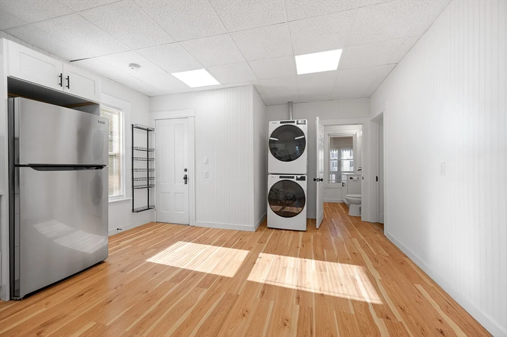 3 bed, 1 bath apartment for rent at 75 Gage St Unit 3, Worcester — photo 3 of 11