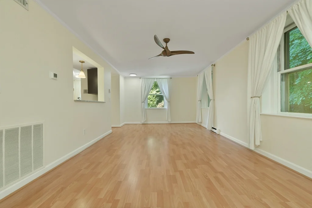 1 bed, 1 bath apartment for rent at 75 Glen Rd Unit B5, High Street Hill — photo 14 of 17
