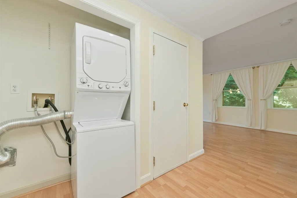 1 bed, 1 bath apartment for rent at 75 Glen Rd Unit B5, High Street Hill — photo 17 of 17