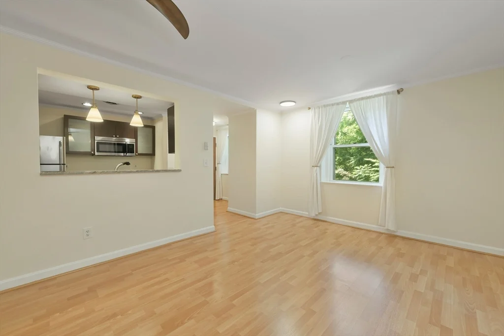 1 bed, 1 bath apartment for rent at 75 Glen Rd Unit B5, High Street Hill — photo 15 of 17