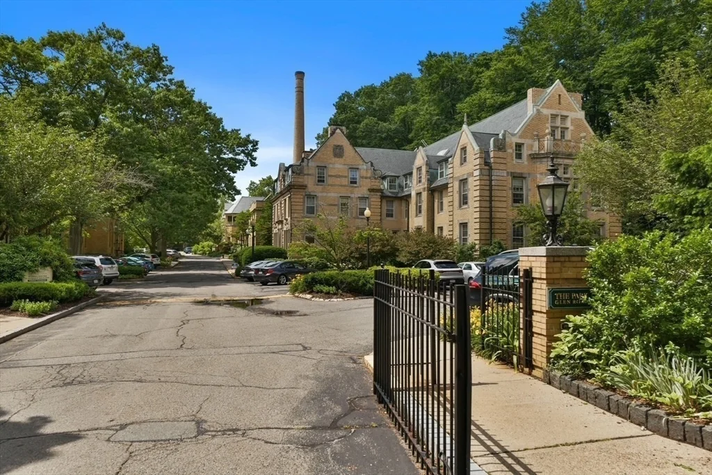 1 bed, 1 bath apartment for rent at 75 Glen Rd Unit B5, High Street Hill — photo 11 of 17