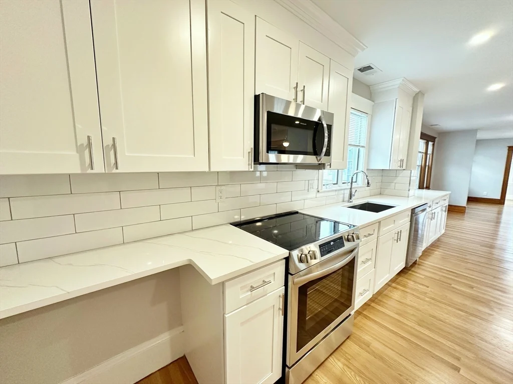 3 bed, 1 bath apartment for rent at 75 Governor Winthrop Rd Unit N/A, Ten Hills — photo 5 of 35