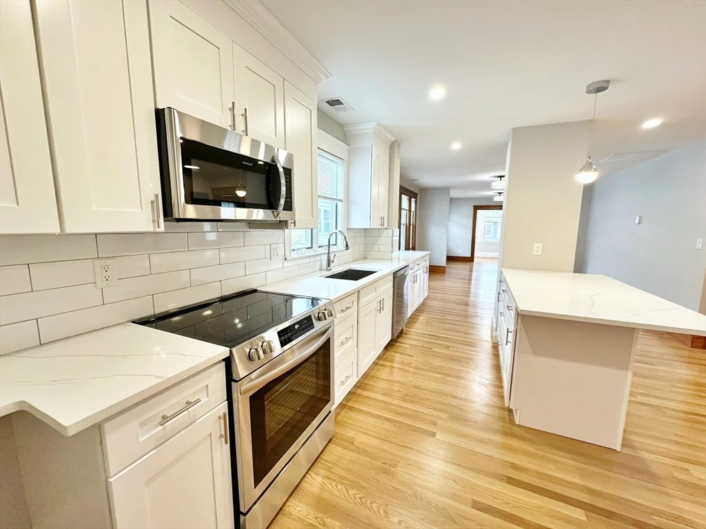 3 bed, 1 bath apartment for rent at 75 Governor Winthrop Rd Unit N/A, Ten Hills — photo 7 of 35