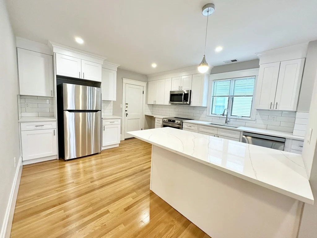 3 bed, 1 bath apartment for rent at 75 Governor Winthrop Rd Unit N/A, Ten Hills — photo 3 of 35
