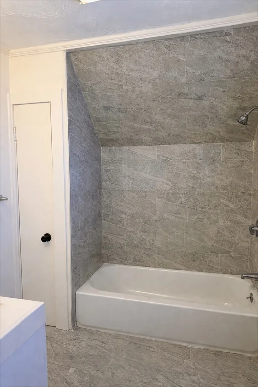 1 bed, 1 bath apartment for rent at 75 Haviland Ave Unit 3, Lynn — photo 9 of 10