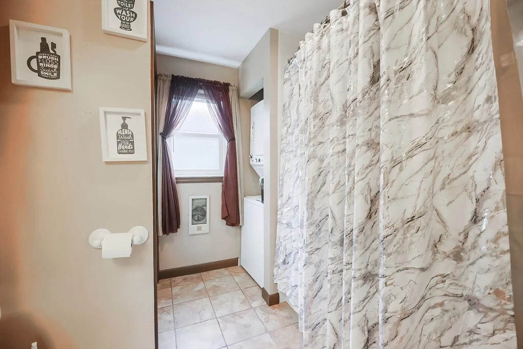 2 bed, 1 bath apartment for rent at 75 Huntoon St Unit 4, Leicester — photo 13 of 25
