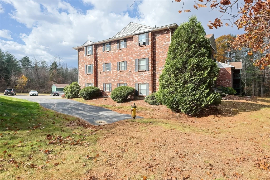 2 bed, 1 bath apartment for rent at 75 Huntoon St Unit 4, Leicester — photo 22 of 25