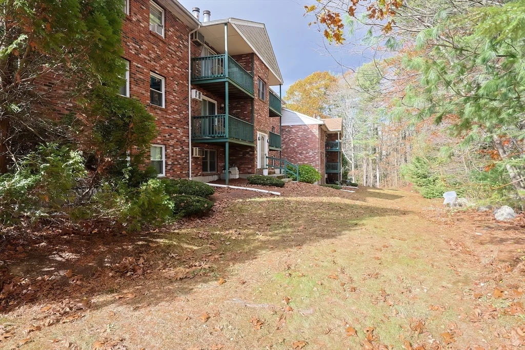 2 bed, 1 bath apartment for rent at 75 Huntoon St Unit 4, Leicester — photo 23 of 25