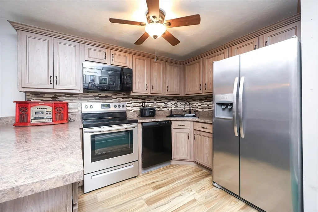 2 bed, 1 bath apartment for rent at 75 Huntoon St Unit 4, Leicester — photo 7 of 25