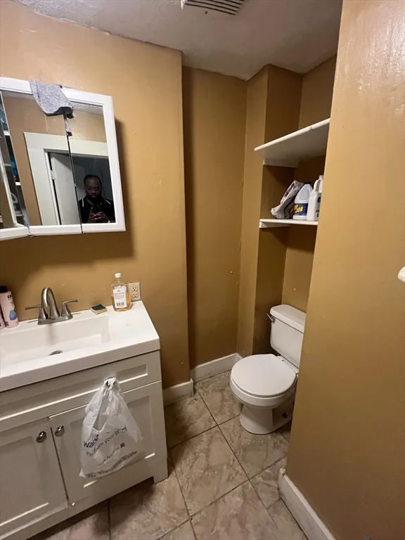 4 bed, 1 bath apartment for rent at 75 Intervale Unit 1, Brockton — photo 3 of 11
