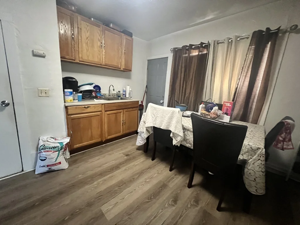 4 bed, 1 bath apartment for rent at 75 Intervale Unit 1, Brockton — photo 6 of 11