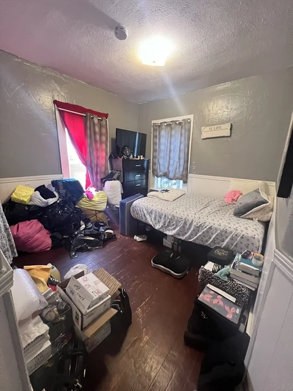 4 bed, 1 bath apartment for rent at 75 Intervale Unit 1, Brockton — photo 8 of 11