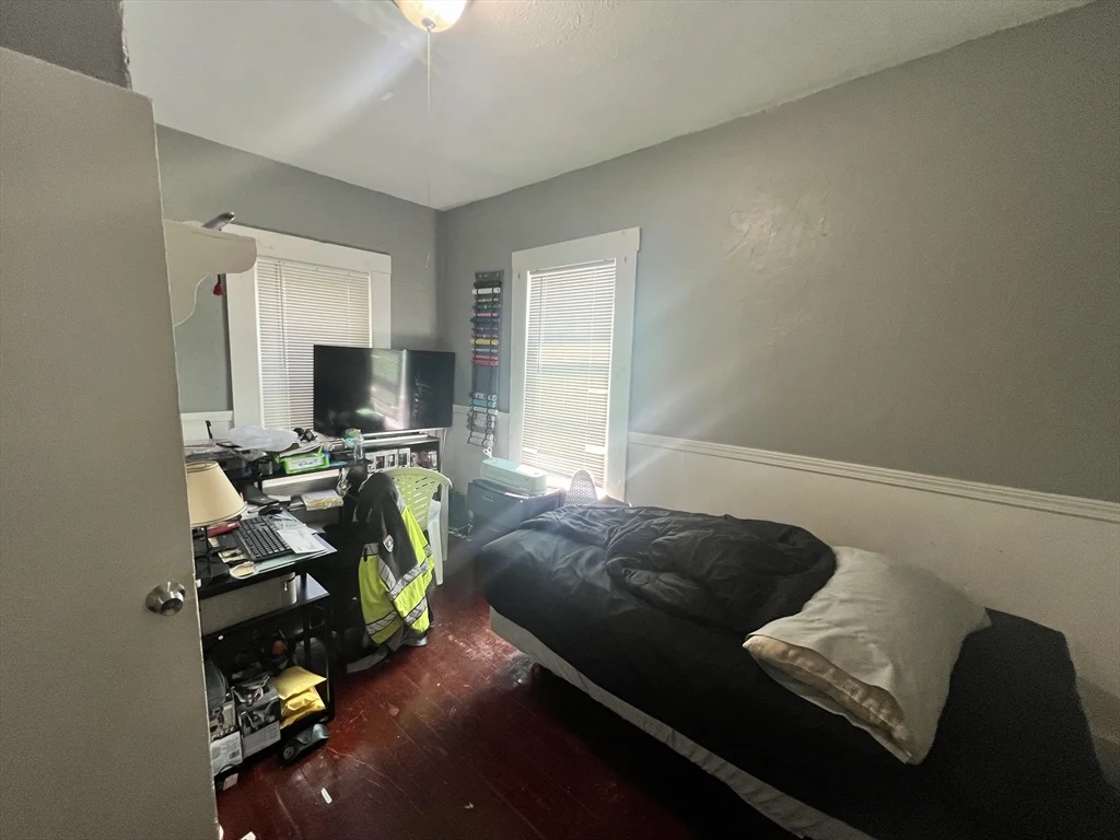 4 bed, 1 bath apartment for rent at 75 Intervale Unit 1, Brockton — photo 4 of 11