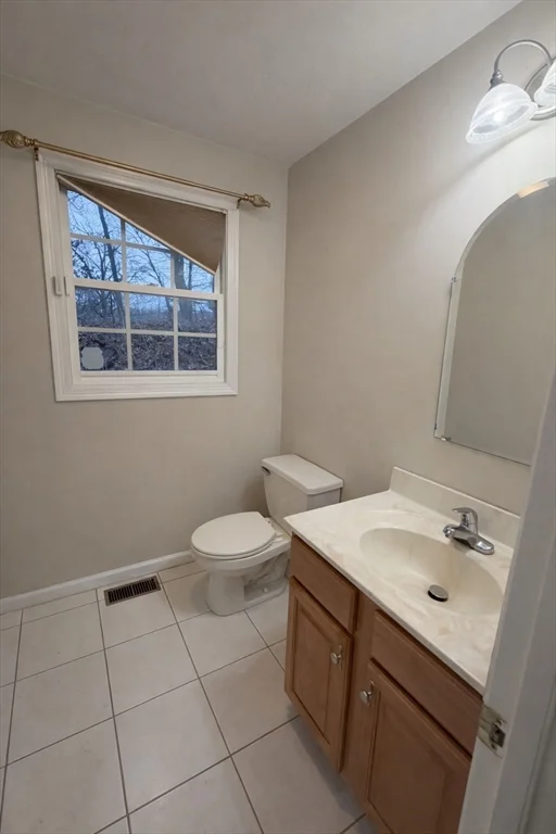 2 bed, 2 bath apartment for rent at 75 Lebeaux Dr Unit 75, Edgemere — photo 9 of 21
