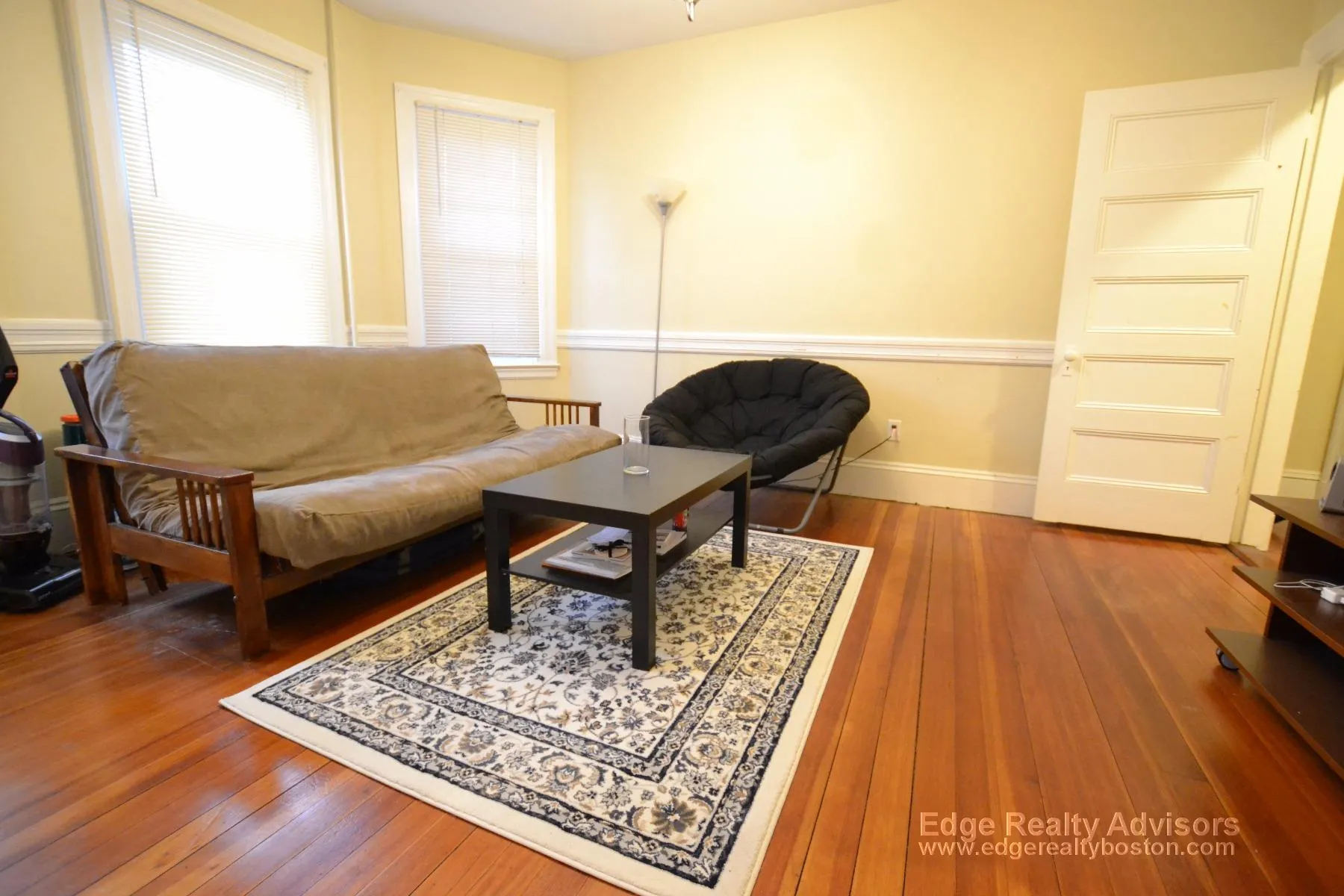 3 bed, 1 bath apartment for rent at 75 Leicester St Unit 1, Oak Square — photo 10 of 11