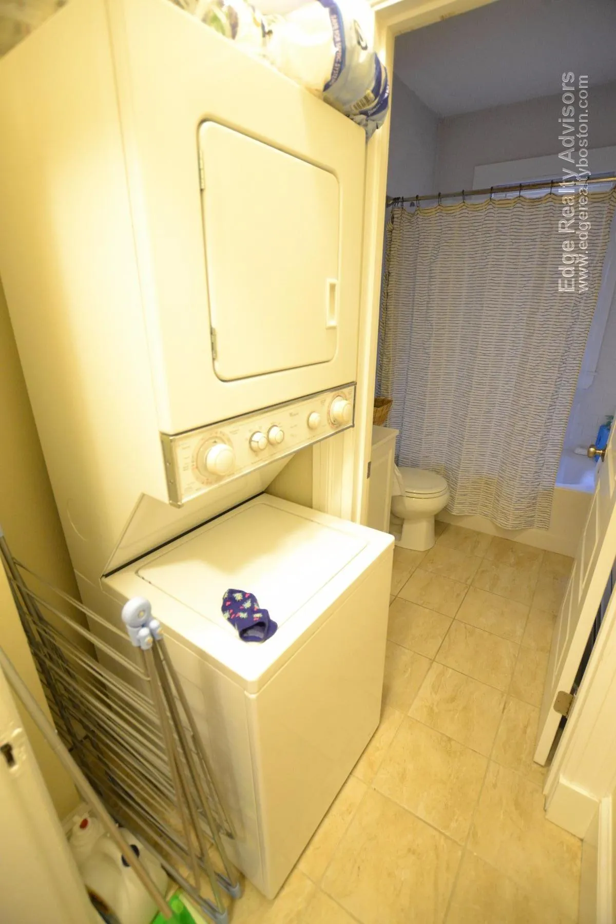 3 bed, 1 bath apartment for rent at 75 Leicester St Unit 1, Oak Square — photo 7 of 11