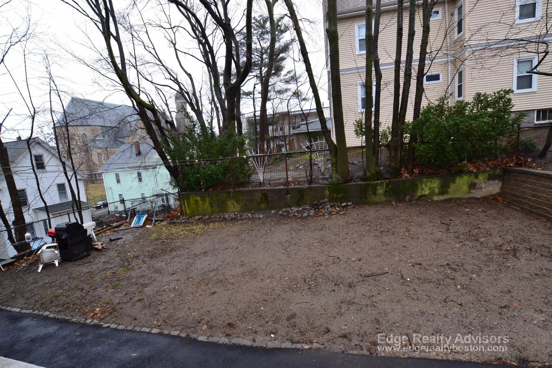 3 bed, 1 bath apartment for rent at 75 Leicester St Unit 1, Oak Square — photo 11 of 11