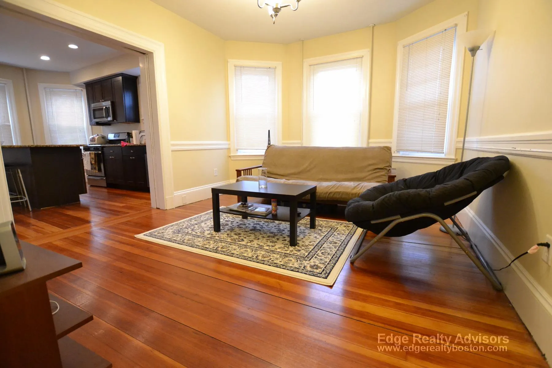 3 bed, 1 bath apartment for rent at 75 Leicester St Unit 1, Oak Square — photo 9 of 11