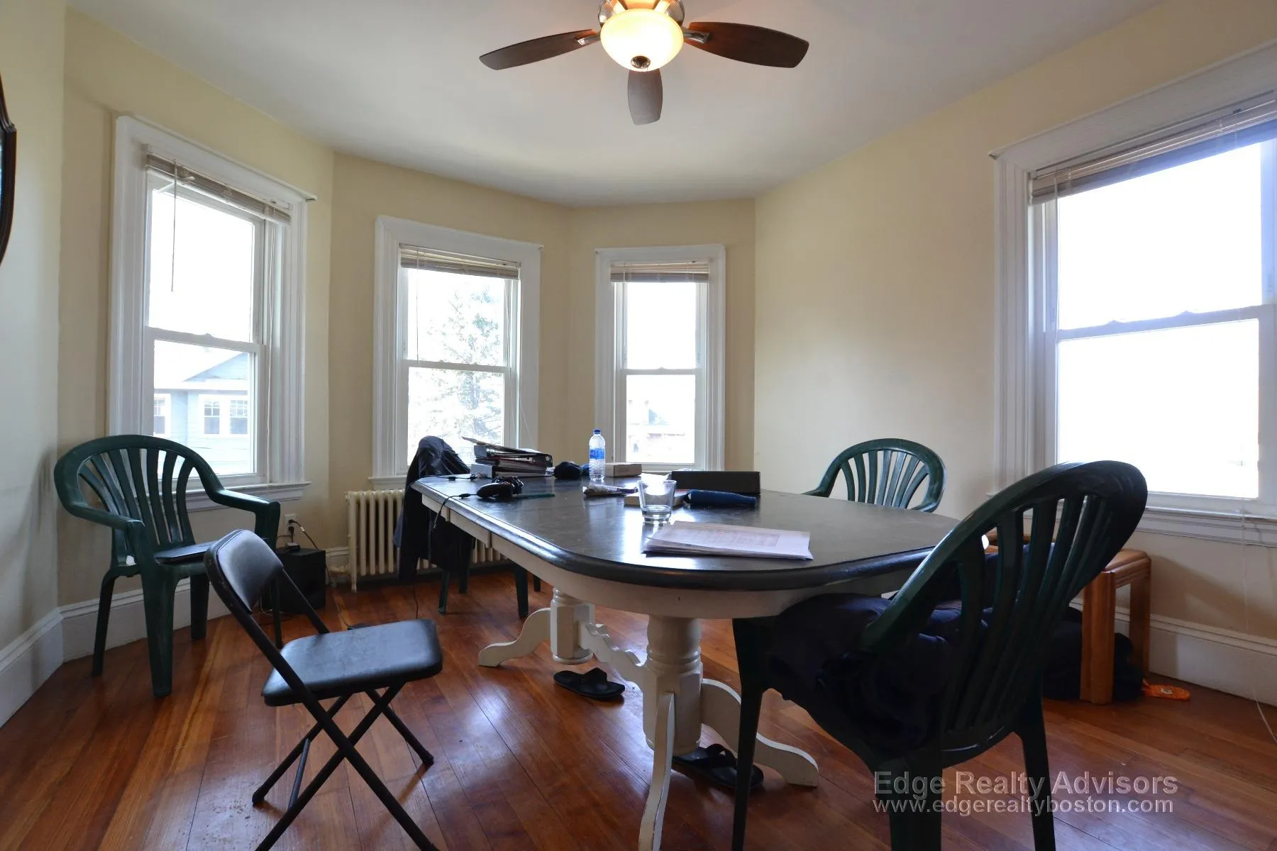 5 bed, 2 bath apartment for rent at 75 Leicester St Unit 2, Oak Square — photo 10 of 14