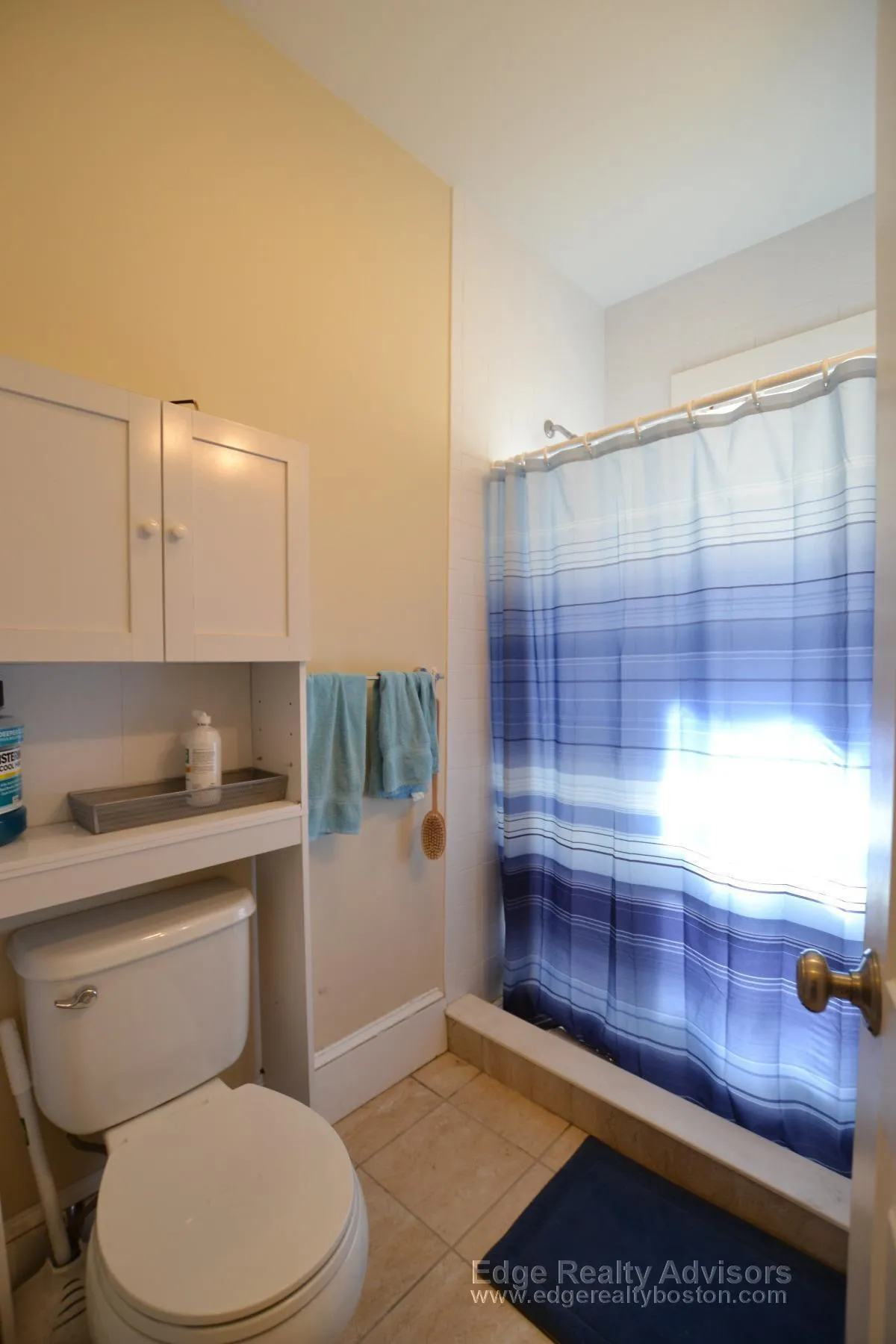 5 bed, 2 bath apartment for rent at 75 Leicester St Unit 2, Oak Square — photo 12 of 14