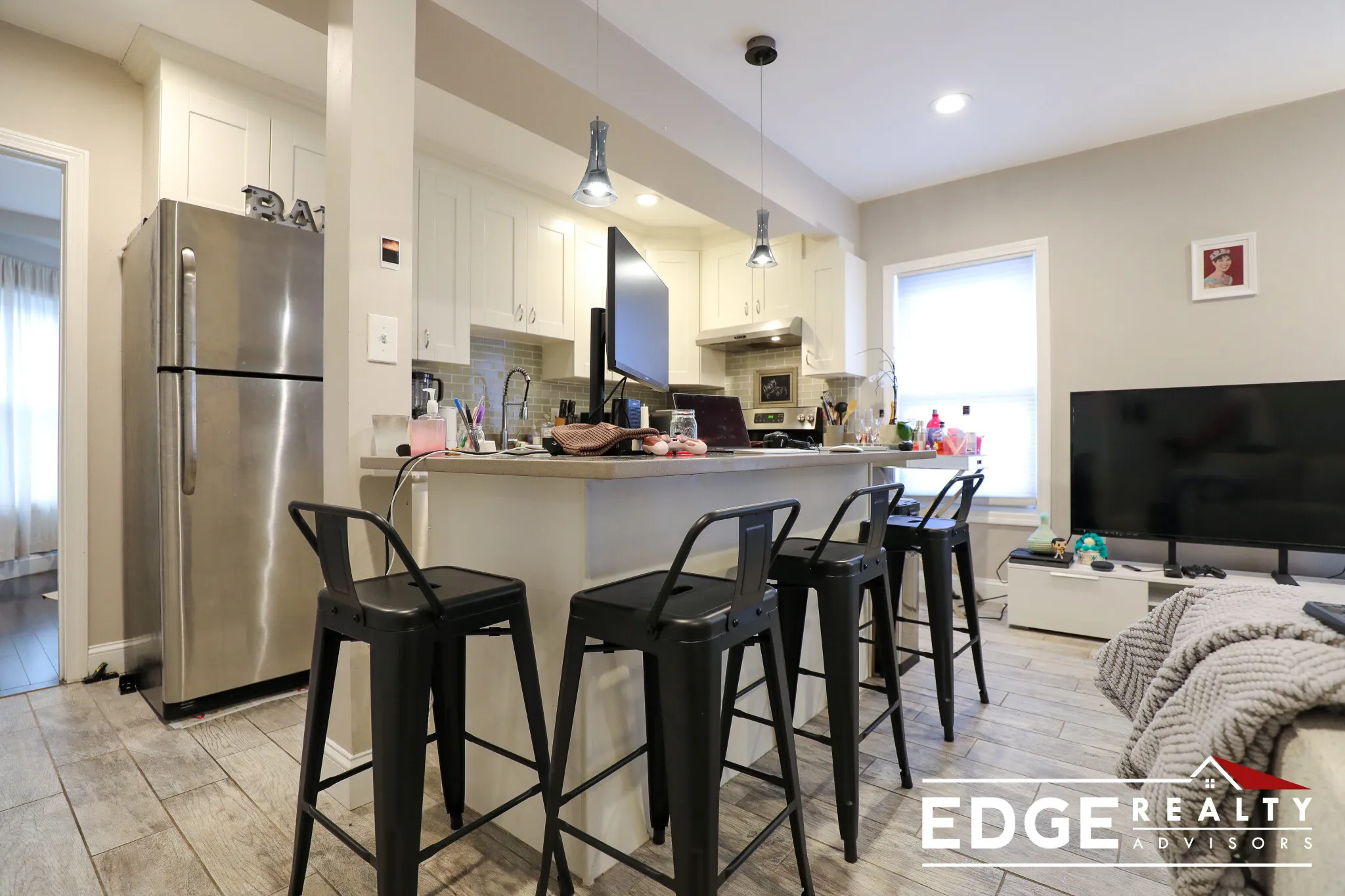 3 bed, 1.5 bath apartment for rent at 75 Linden St Unit 2, Allston — photo 2 of 11
