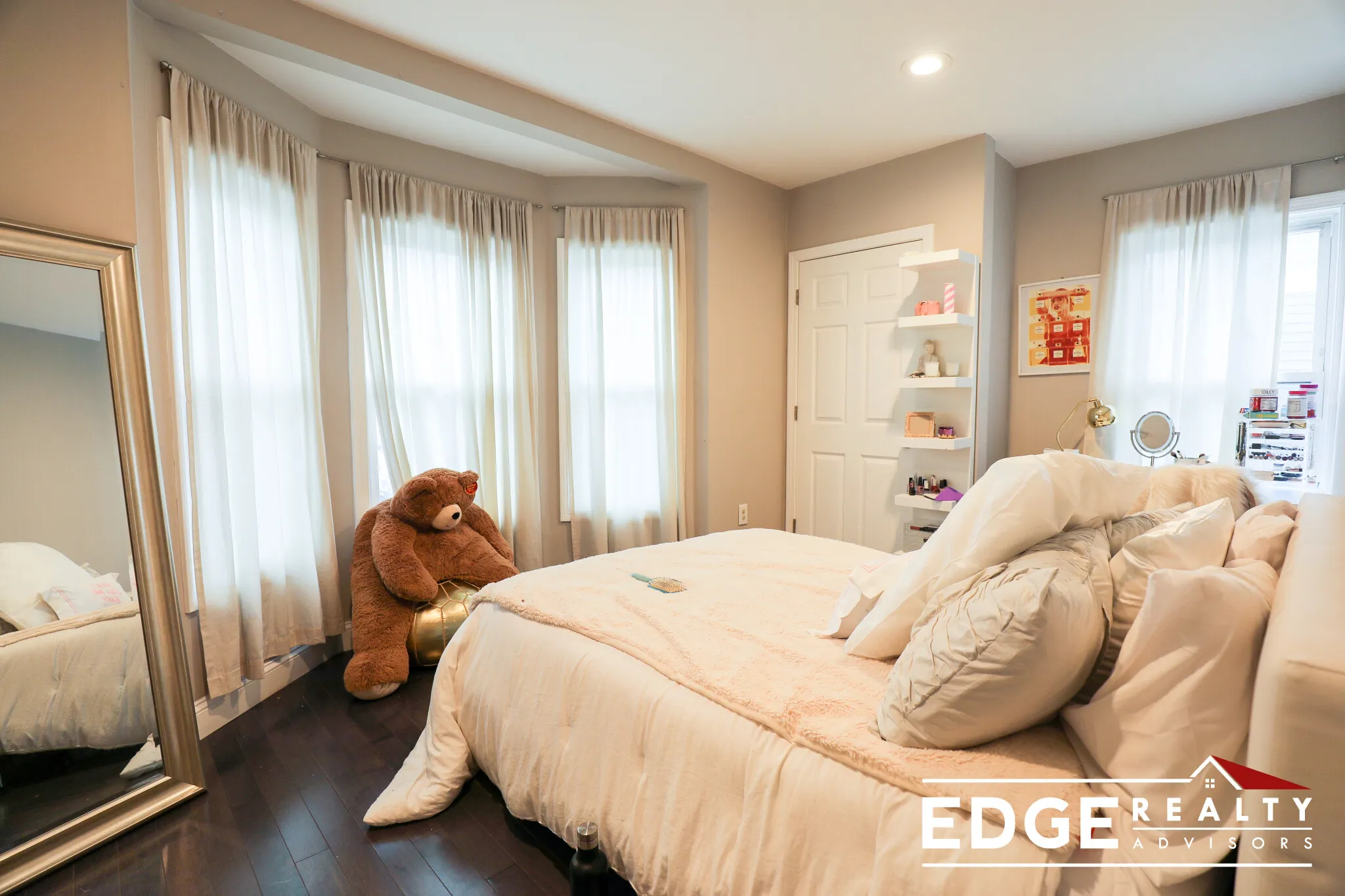 3 bed, 1.5 bath apartment for rent at 75 Linden St Unit 2, Allston — photo 8 of 11