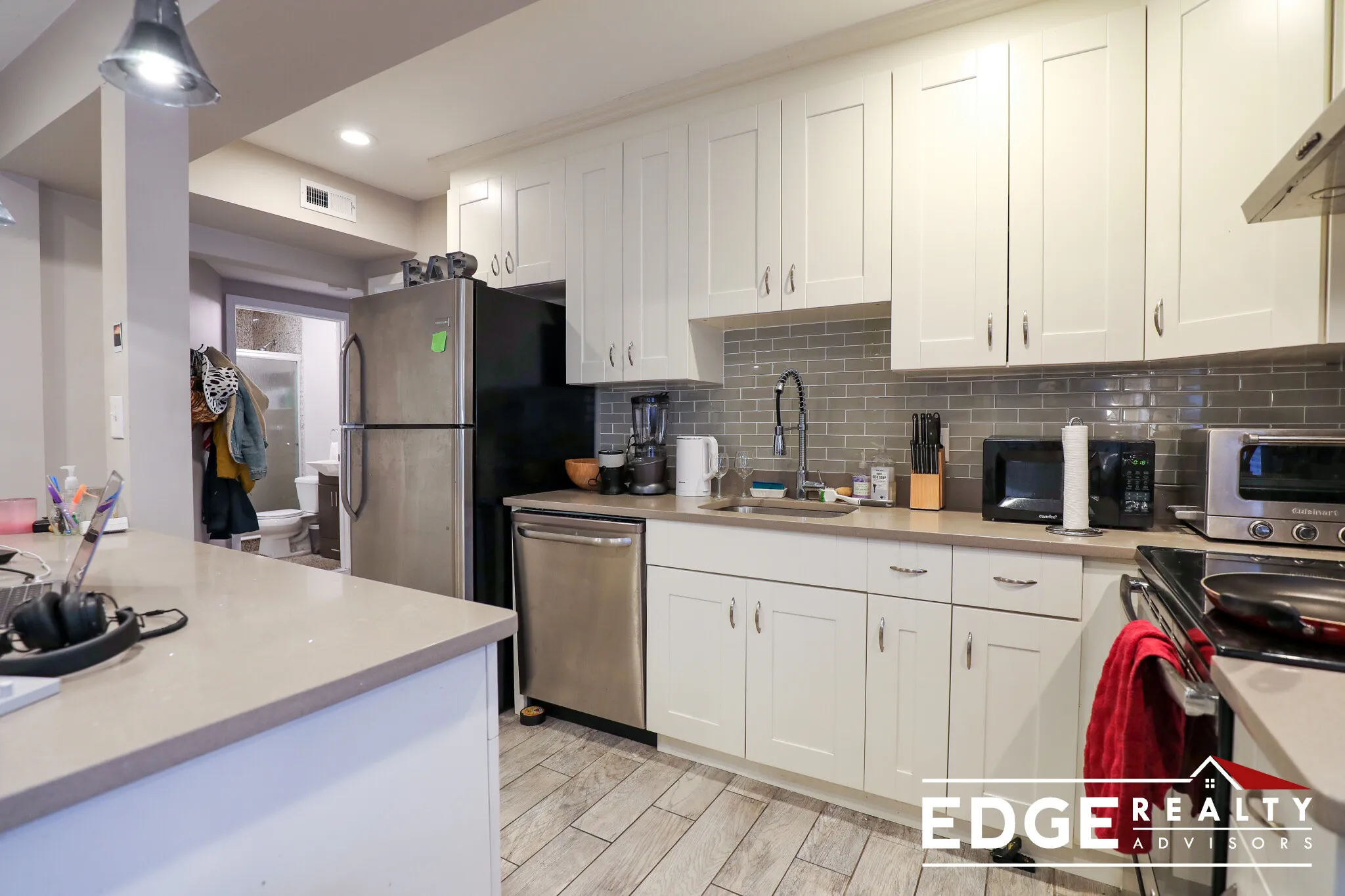 3 bed, 1.5 bath apartment for rent at 75 Linden St Unit 2, Allston — photo 4 of 11