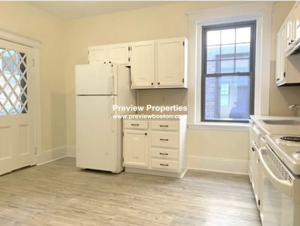 3 bed, 2 bath apartment for rent at 75 Longwood Ave Unit 3R, Coolidge Corner