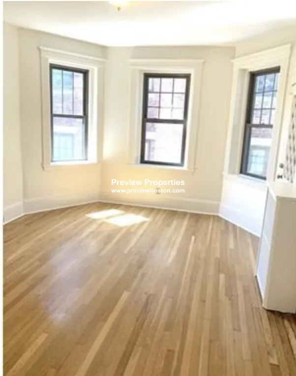 3 bed, 2 bath apartment for rent at 75 Longwood Ave Unit 3R, Coolidge Corner — photo 6 of 7