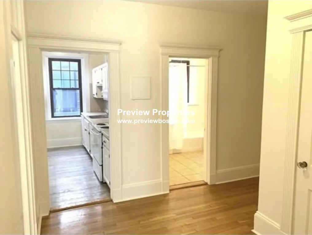 3 bed, 2 bath apartment for rent at 75 Longwood Ave Unit 3R, Coolidge Corner — photo 2 of 7