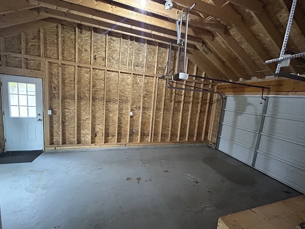 3 bed, 1 bath apartment for rent at 75 Marlboro Rd, Southborough — photo 9 of 18