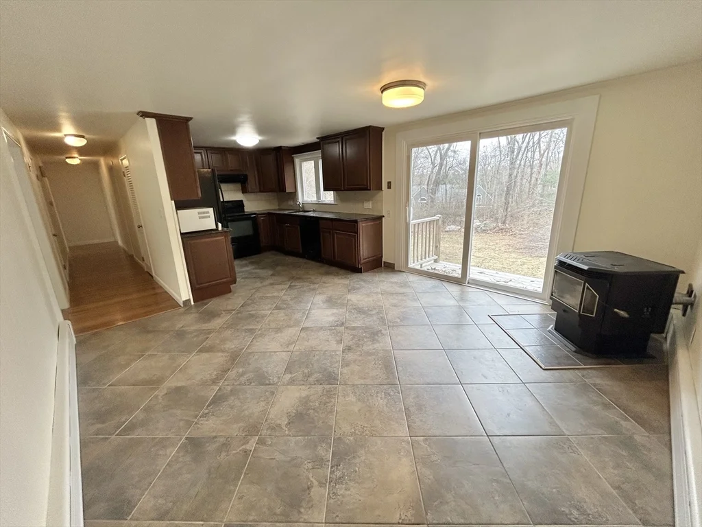 3 bed, 1 bath apartment for rent at 75 Marlboro Rd, Southborough — photo 17 of 18