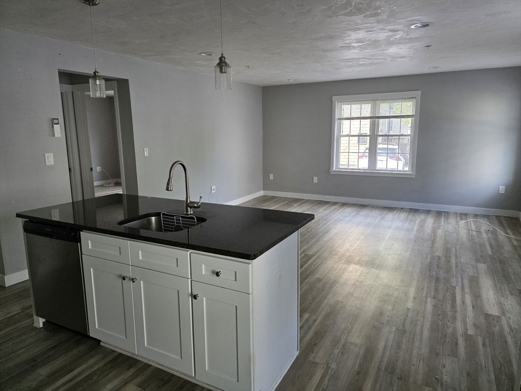 1 bed, 1 bath apartment for rent at 75 Merriam Ave Unit 2, Leominster — photo 4 of 9