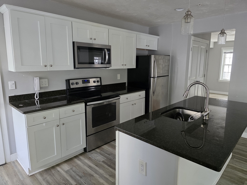 1 bed, 1 bath apartment for rent at 75 Merriam Ave Unit 2, Leominster — photo 5 of 9