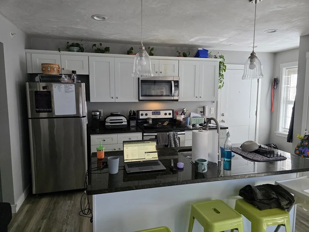 2 bed, 1 bath apartment for rent at 75 Merriam Ave Unit 3, Leominster — photo 2 of 10