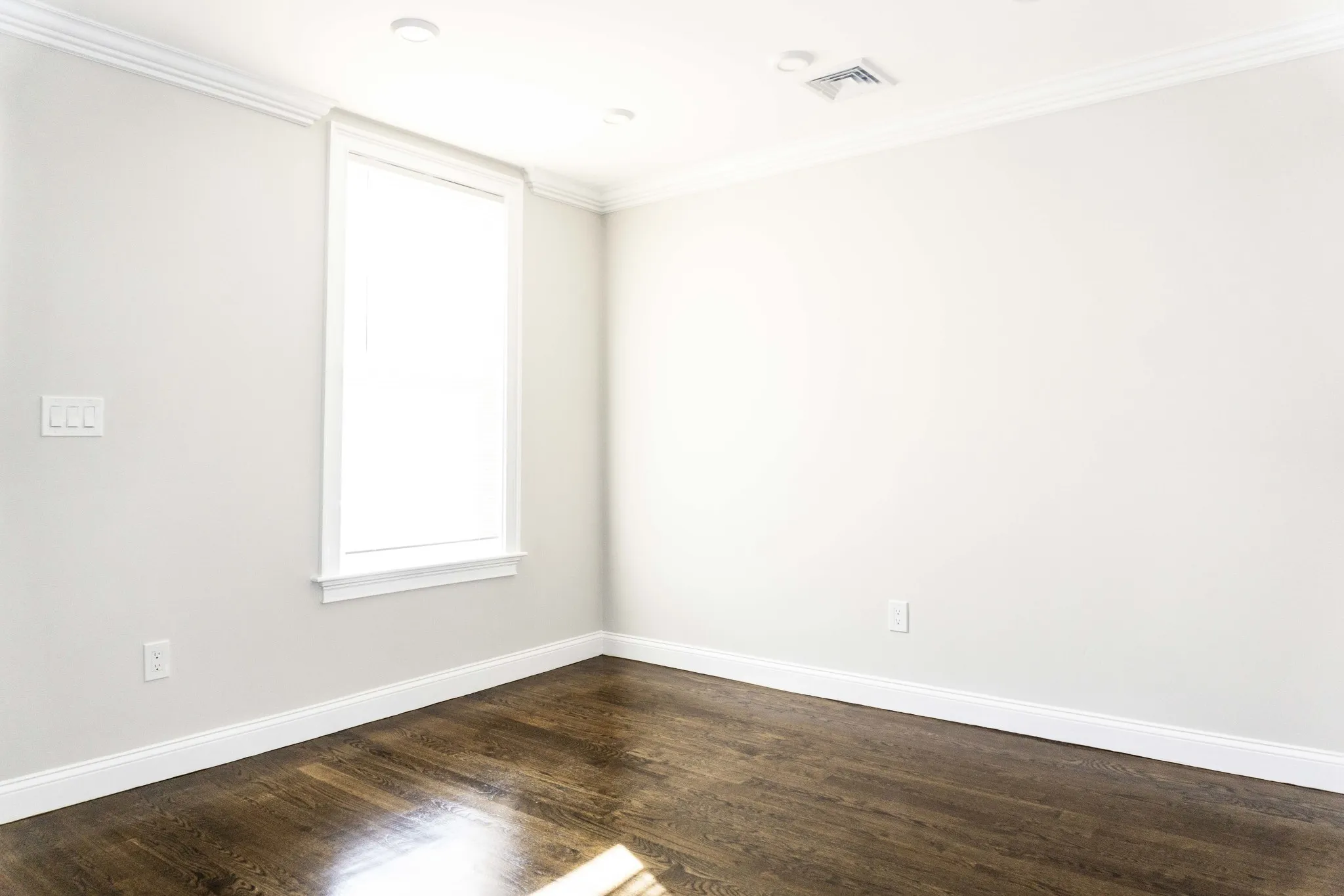 3 bed, 1 bath apartment for rent at 75 Morris St Unit 2, East Boston — photo 5 of 8