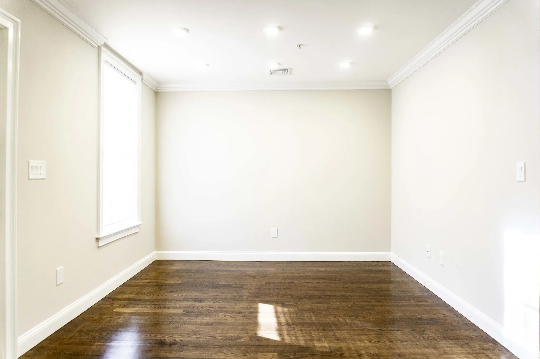 3 bed, 1 bath apartment for rent at 75 Morris St Unit 2, East Boston — photo 6 of 8