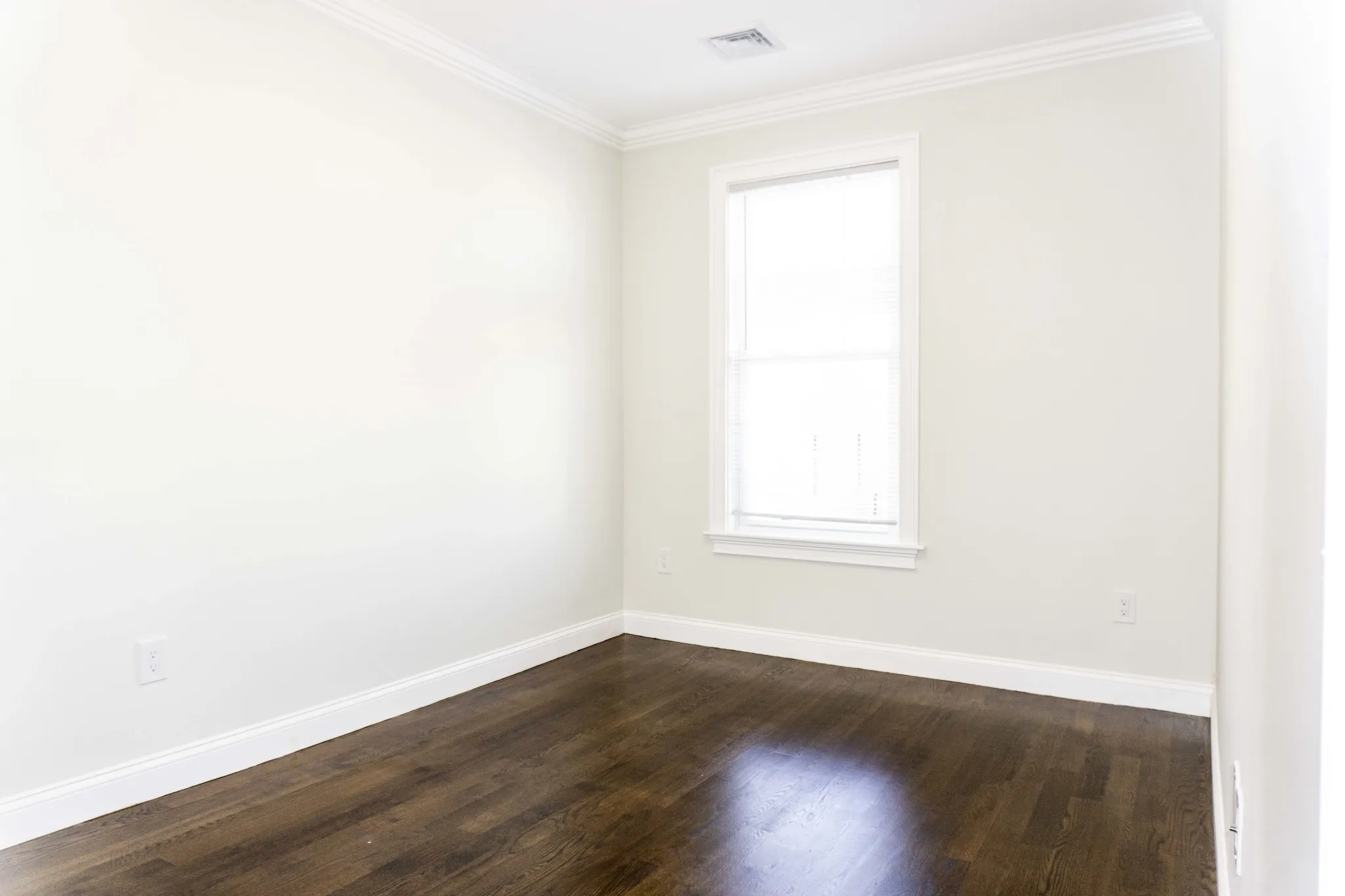 3 bed, 1 bath apartment for rent at 75 Morris St Unit 2, East Boston — photo 3 of 8