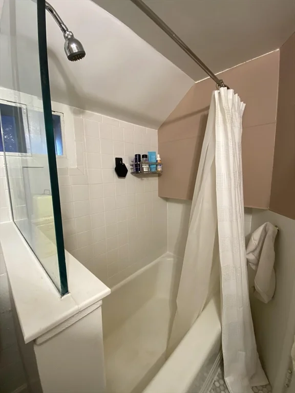 1 bed, 1 bath apartment for rent at 75 Mount Vernon St Unit 6, Beacon Hill — photo 5 of 10